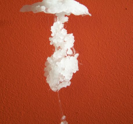 Kryształki soli po wyjęciu ze słoika